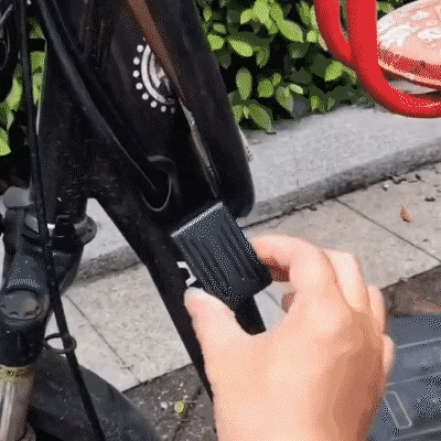 Localizzatore GPS Compatto per Auto | Senza Abbonamento, Tracciamento in Tempo Reale e Design Magnetico per Veicoli