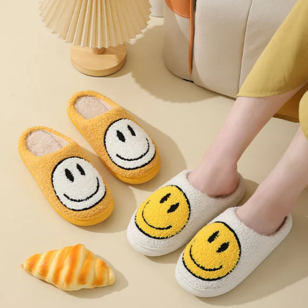 Smiley Face Slipper - Cozy Non-Slip with Soft Inner Lining
