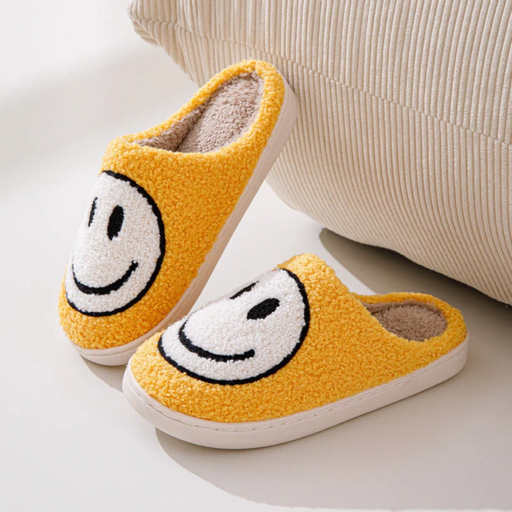Smiley Face Slipper - Cozy Non-Slip with Soft Inner Lining