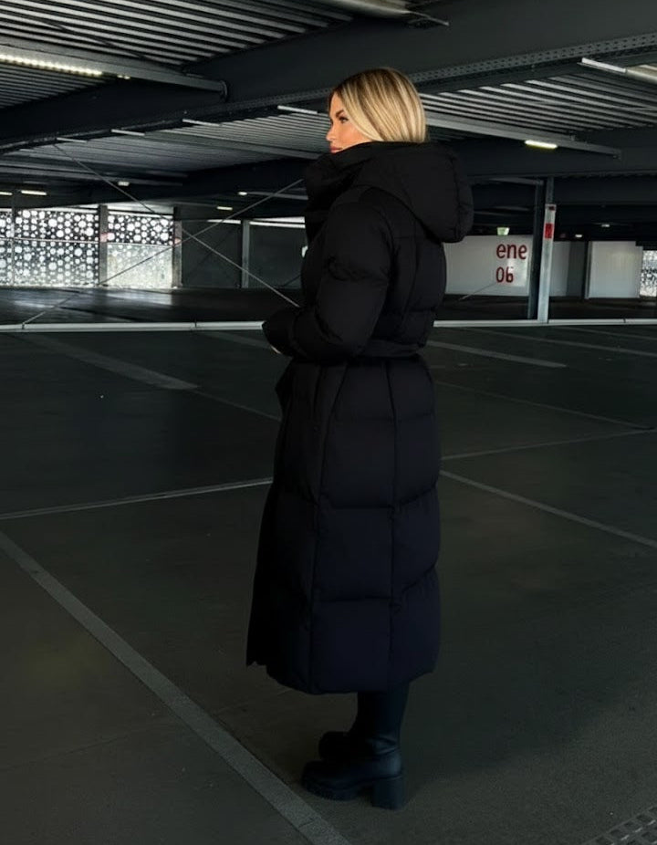 Long Women's Puffer Coat – Modern Transitional Jacket for Spring & Changeable Weather